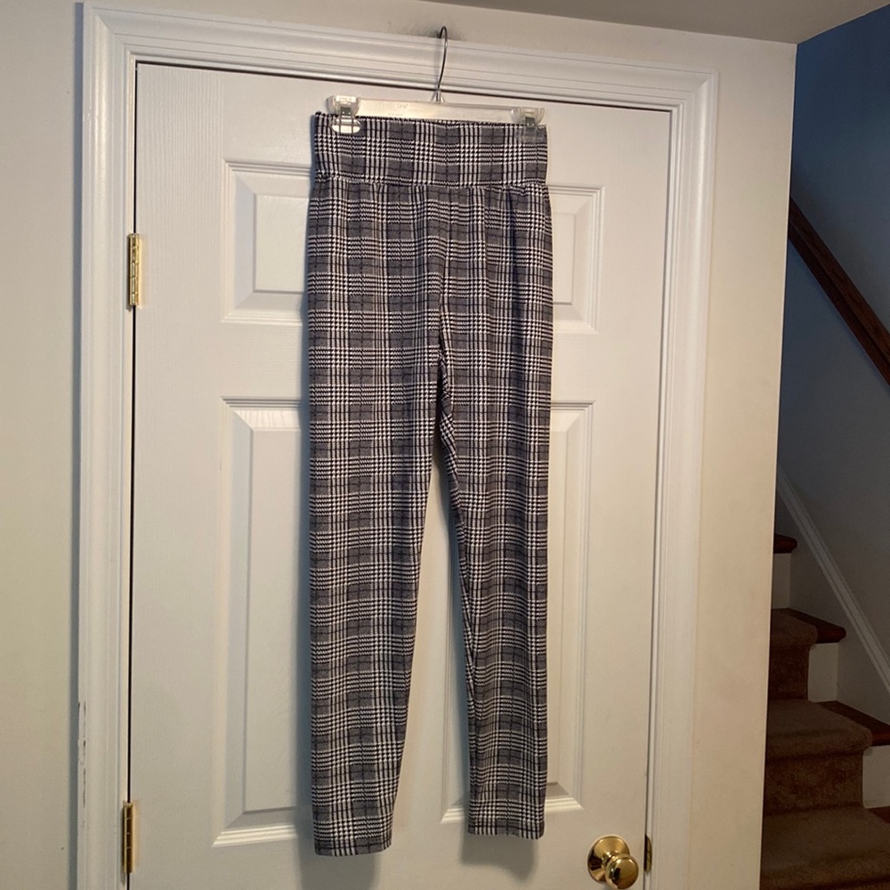 Shein Black/White Leggings…size M
